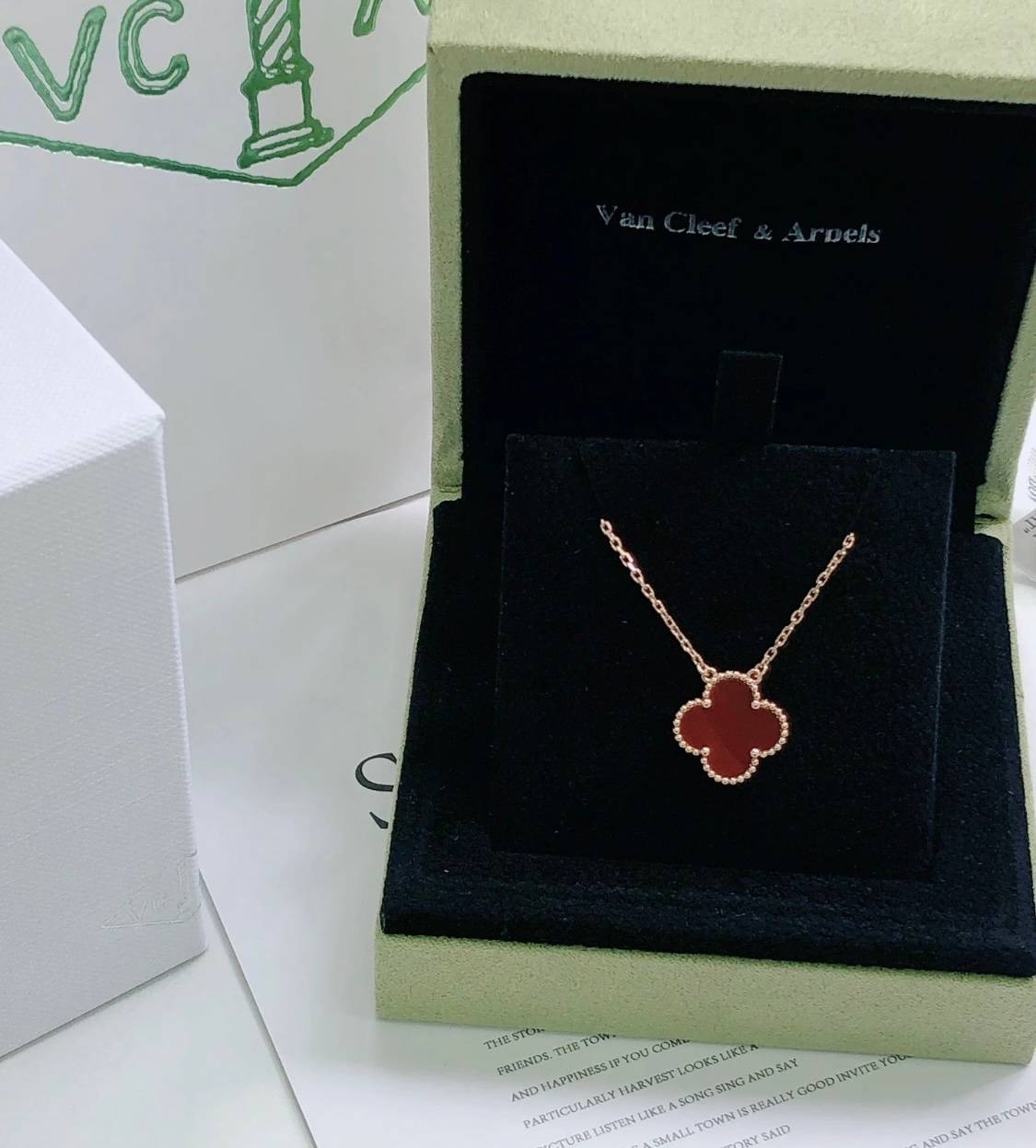 Van Cleef Arpels ヴァン クリーフアーペル レディース ネックレス フリヴォル モチーフネックレス 上品なアクセサリー ギフト ローズゴールド