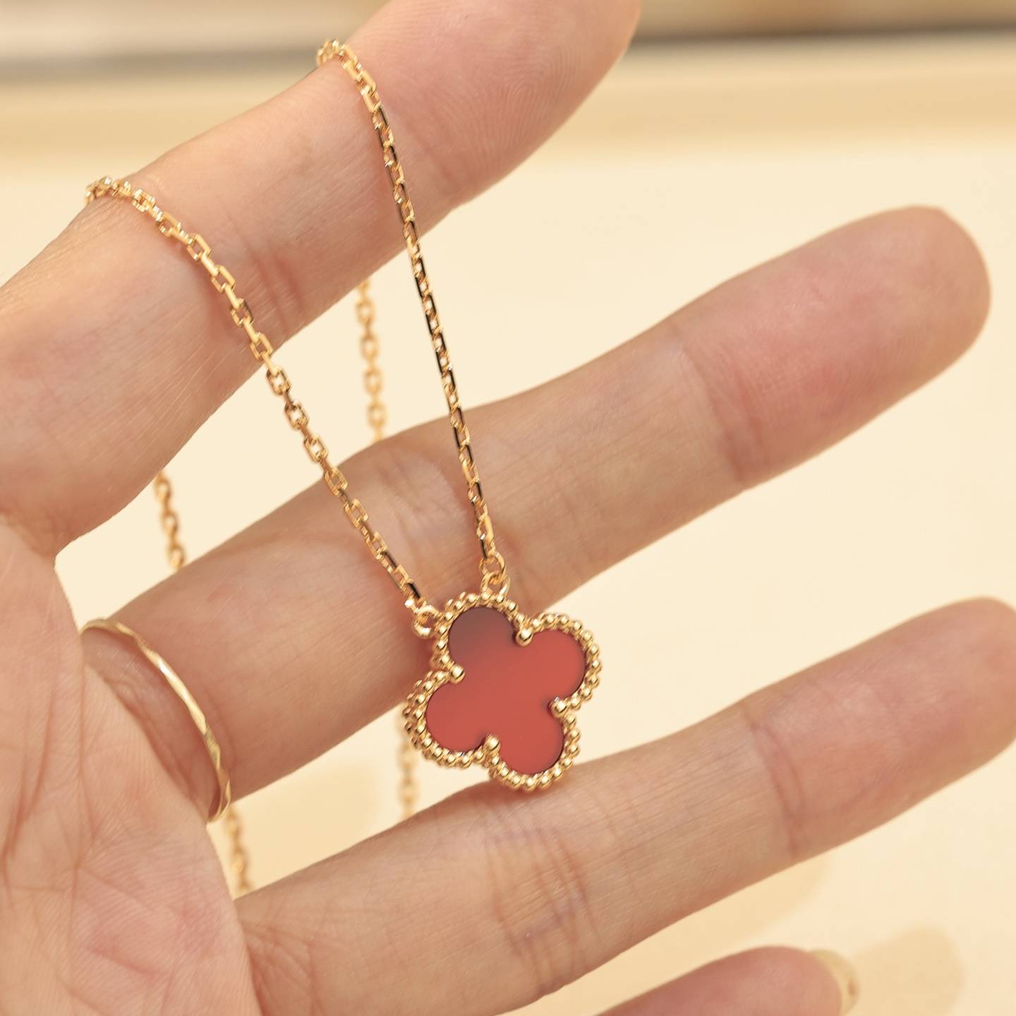 Van Cleef Arpels ヴァン クリーフアーペル レディース ネックレス フリヴォル モチーフネックレス 上品なアクセサリー ギフト ローズゴールド - 画像 2