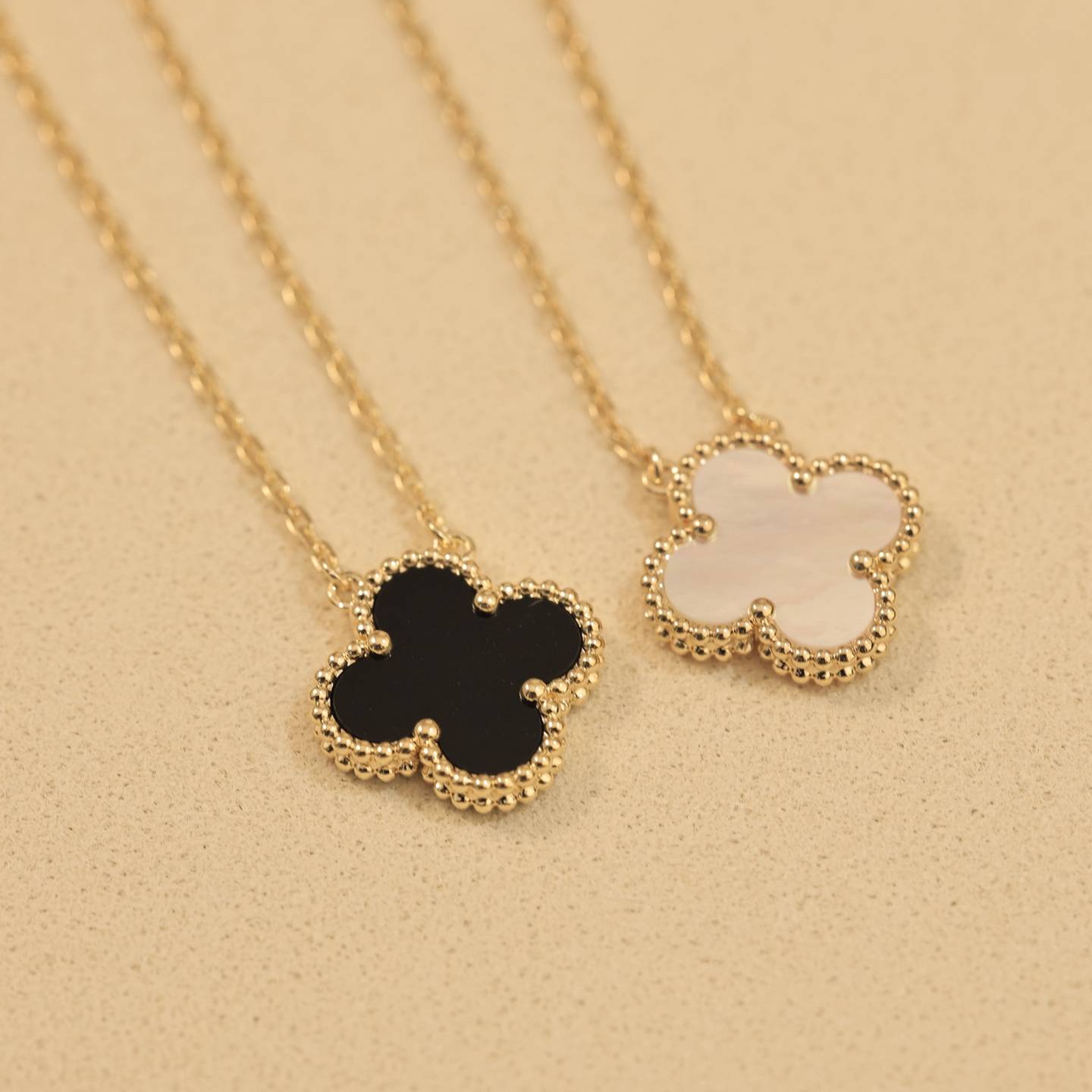 Van Cleef Arpels ヴァン クリーフアーペル レディース ネックレス フリヴォル モチーフネックレス 上品なアクセサリー ゴールド