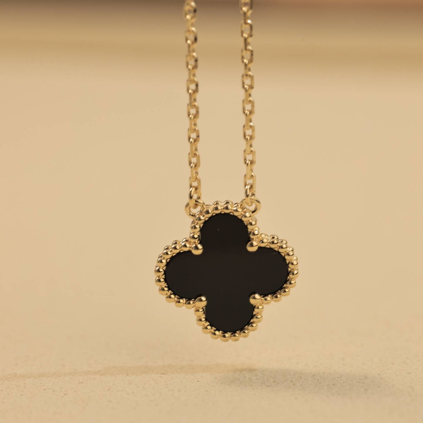 Van Cleef Arpels ヴァン クリーフアーペル レディース ネックレス フリヴォル モチーフネックレス 上品なアクセサリー ゴールド - 画像 7