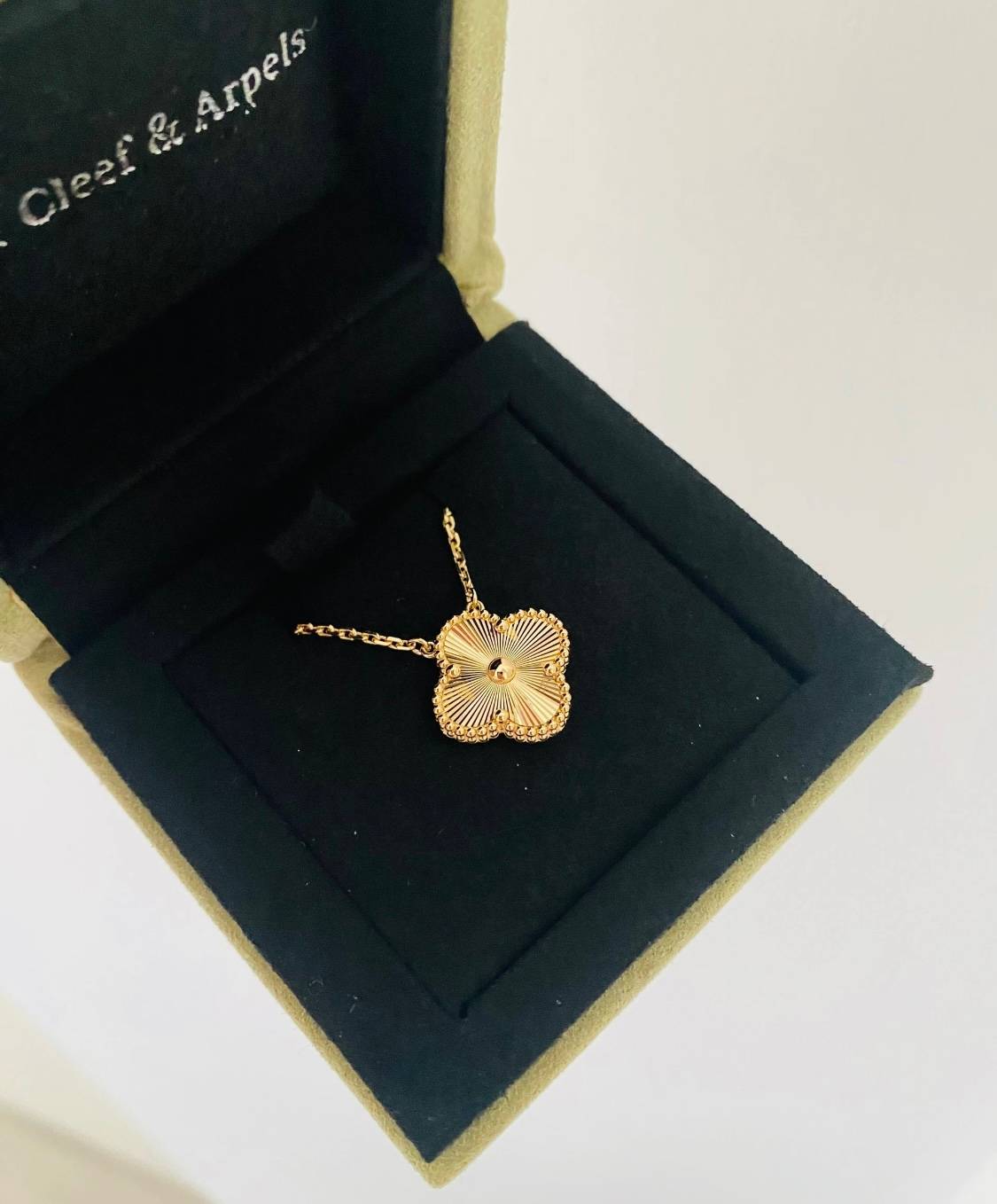 Van Cleef Arpels ヴァン クリーフアーペル レディース ネックレス ブランドネックレス モチーフネックレス ゴールド