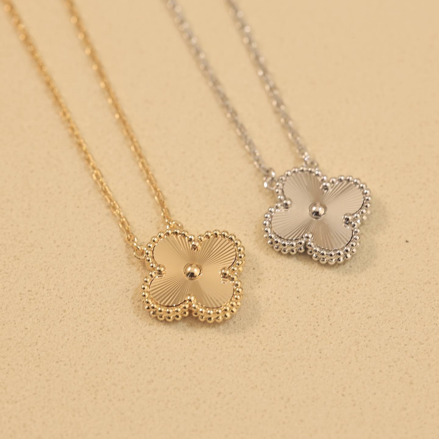 Van Cleef Arpels ヴァン クリーフアーペル レディース ネックレス ブランドネックレス モチーフネックレス ゴールド - 画像 3