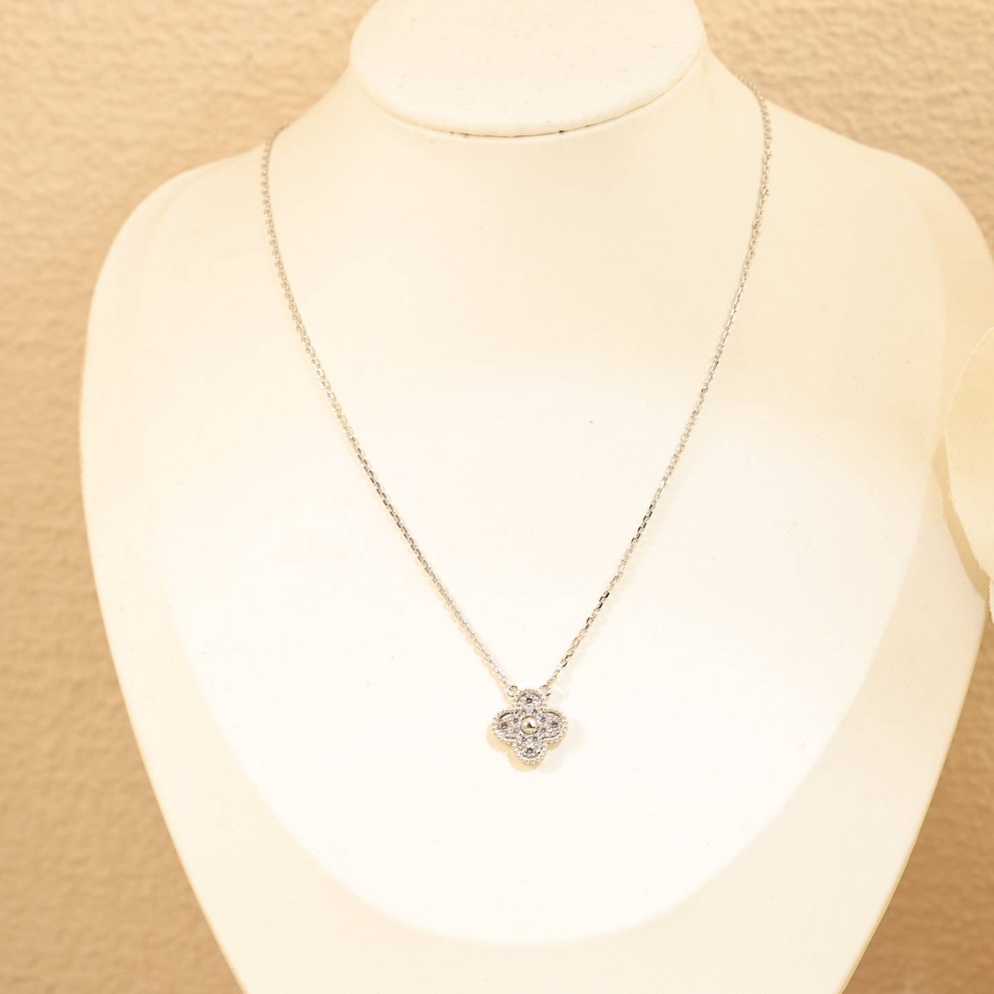 Van Cleef Arpels ヴァン クリーフアーペル レディース ネックレス フリヴォル ダイヤモンド ブランドネックレス ゴールド - 画像 2