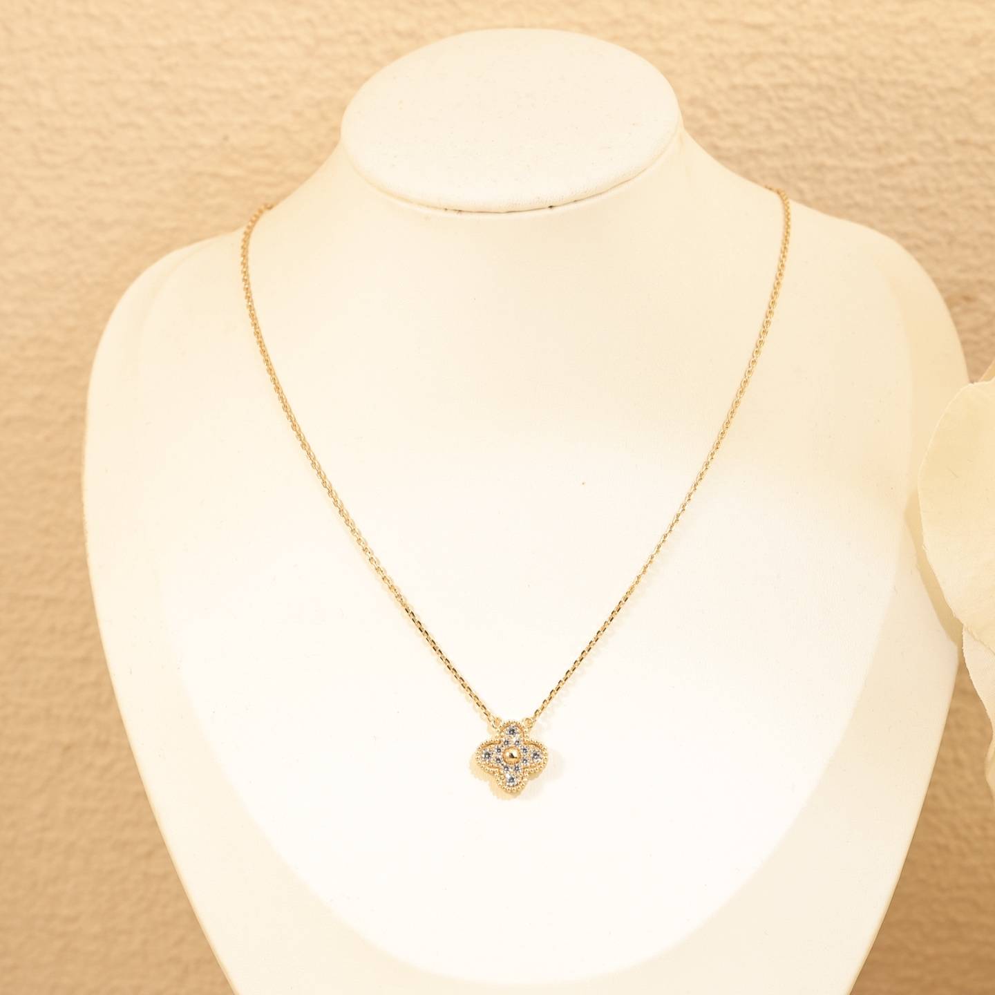 Van Cleef Arpels ヴァン クリーフアーペル レディース ネックレス フリヴォル ダイヤモンド ブランドネックレス ゴールド - 画像 3