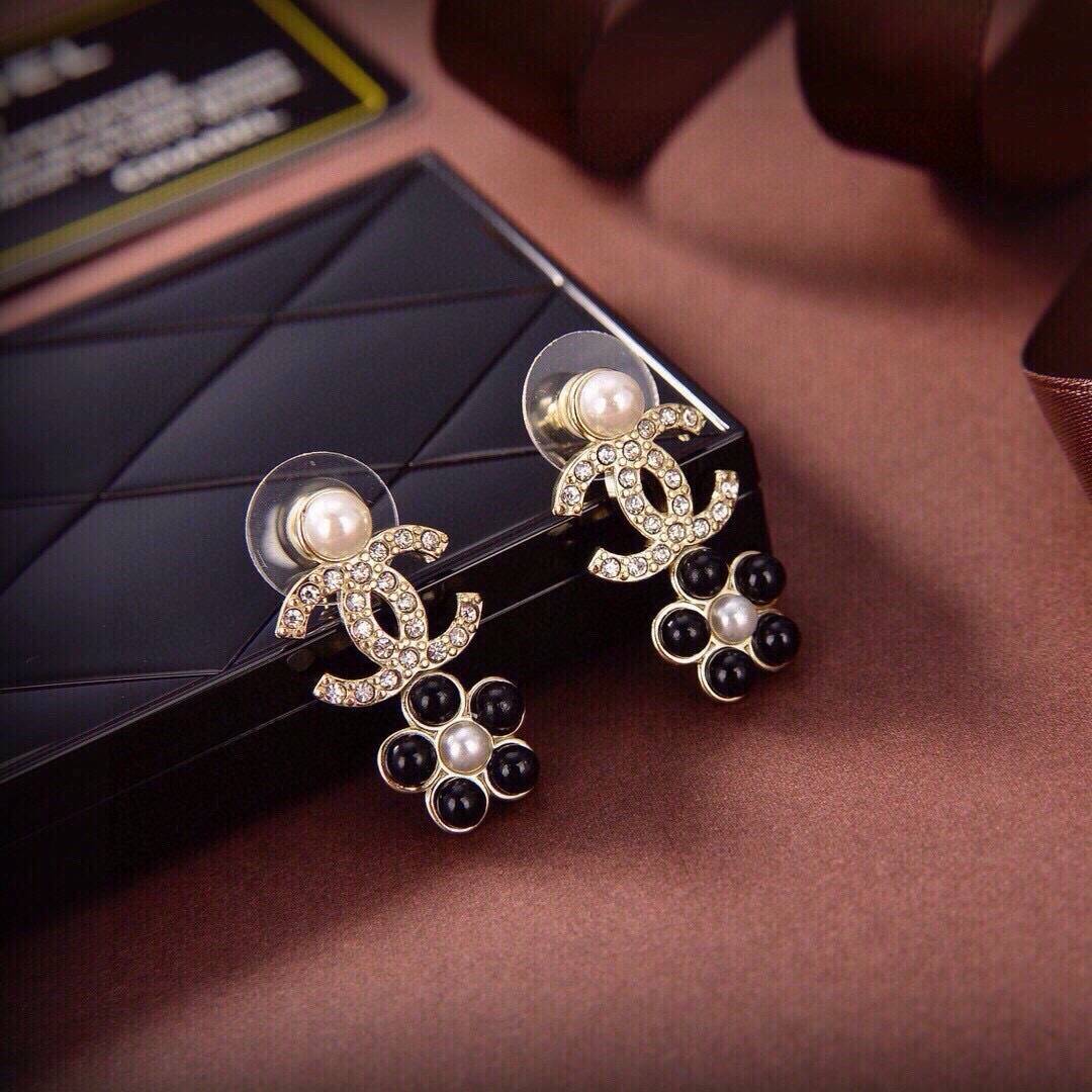 CHANEL シャネル レディース ピアス CCロゴ パール チェーンモチーフ ブランドピアス ギフト