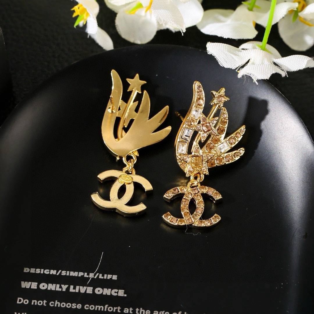CHANEL シャネル レディース ピアス フェザーモチーフ CCロゴ ブランドピアス ゴールド - 画像 2