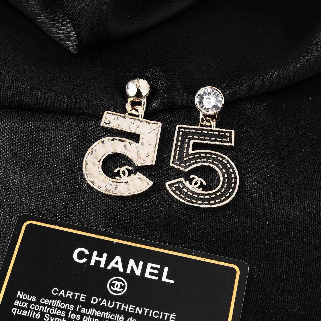 CHANEL シャネル レディース ピアス ロゴピアス ブランドピアス ブランドアクセサリー ゴールド - 画像 5