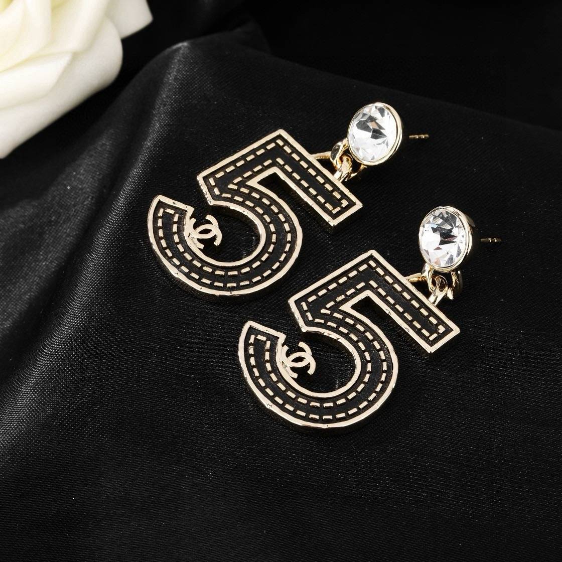 CHANEL シャネル レディース ピアス ロゴピアス ブランドピアス ブランドアクセサリー ゴールド - 画像 8