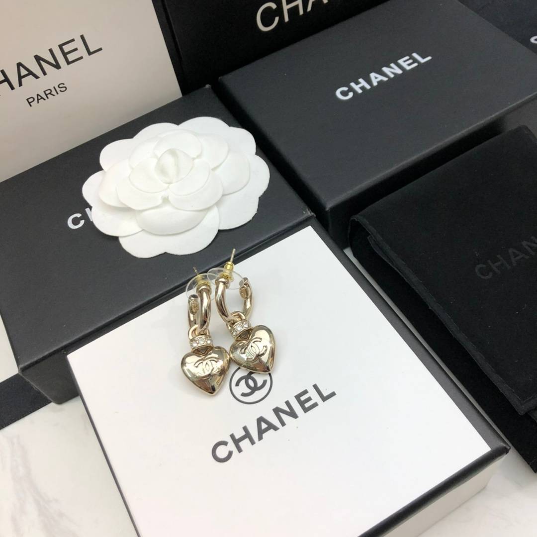 CHANEL シャネル レディース ピアス ロゴプレート ダブルC ブランドピアス 上品なアクセサリー ゴールド - 画像 5