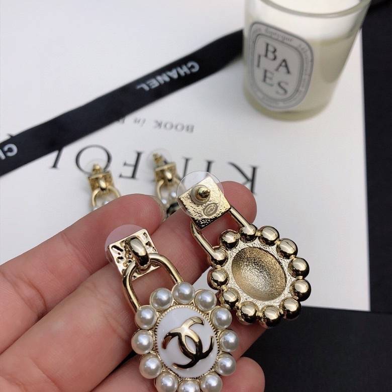 CHANEL シャネル レディース ピアス CCロゴ パール チェーンモチーフ ブランドピアス 上品なアクセサリー ゴールド - 画像 2