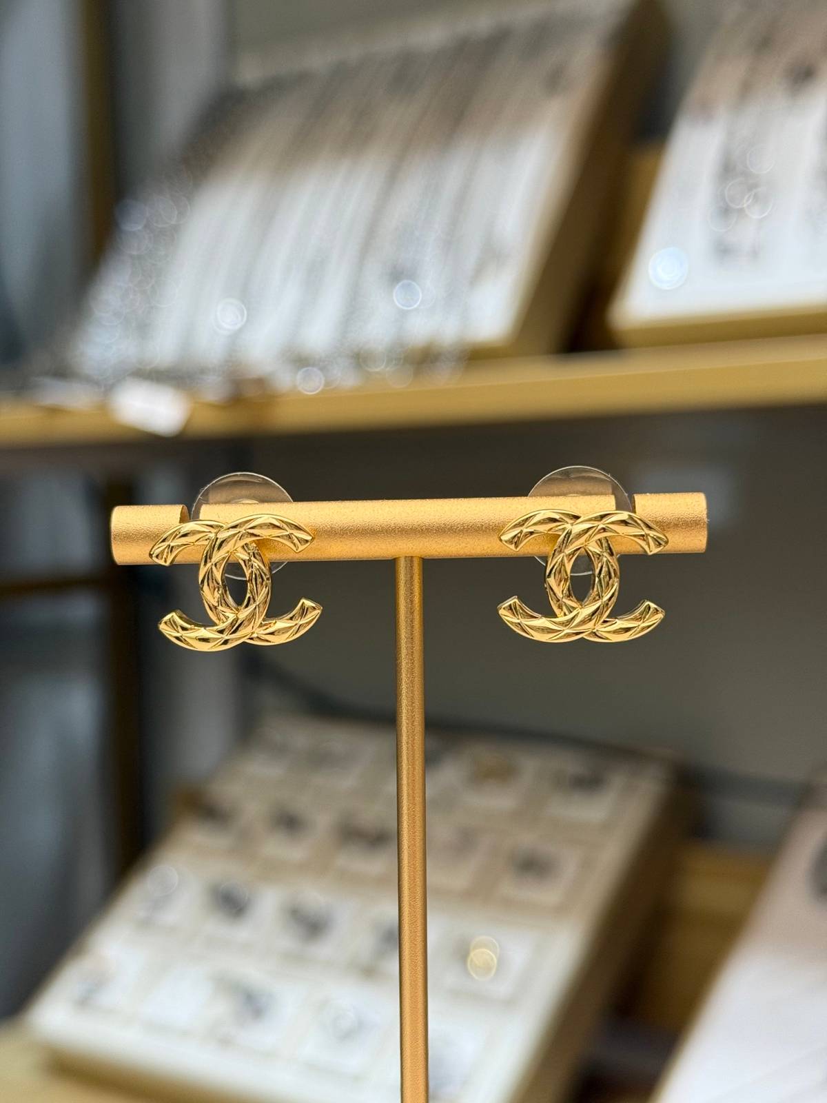 CHANEL シャネル レディース ピアス CCロゴ ブランドピアス 上品なアクセサリー ゴールド