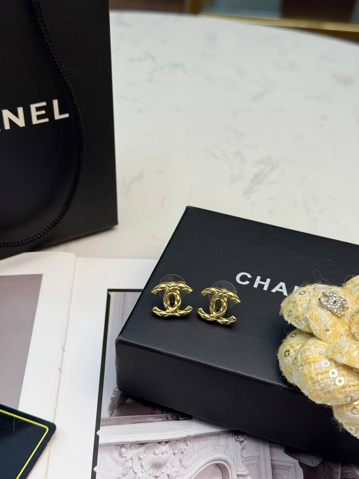 CHANEL シャネル レディース ピアス CCロゴ ブランドピアス 上品なアクセサリー ゴールド - 画像 3