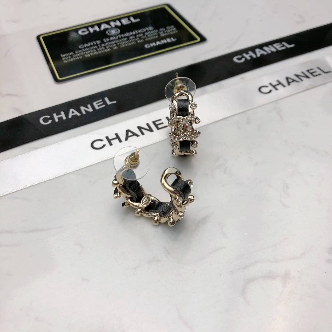 CHANEL シャネル レディース ピアス ロゴプレート ダブルC ブランドピアス 上品なアクセサリー ゴールド - 画像 5