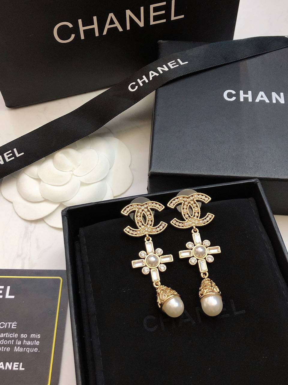 CHANEL シャネル レディース ピアス CCロゴ ダブルC パール ロゴピアス 上品なアクセサリー