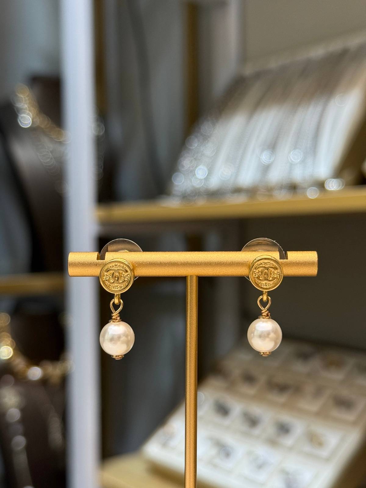 CHANEL シャネル レディース ピアス CCロゴ パール ブランドピアス 上品なアクセサリー ゴールド