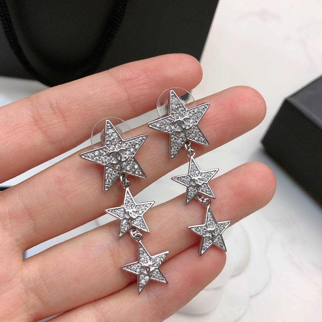 CHANEL シャネル レディース ピアス 星型 ブランドピアス ブランドアクセサリー ホワイト