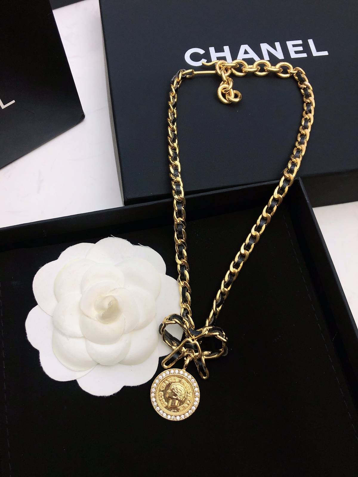 CHANEL シャネル レディース ネックレス ロゴプレート ブランドネックレス ゴールド