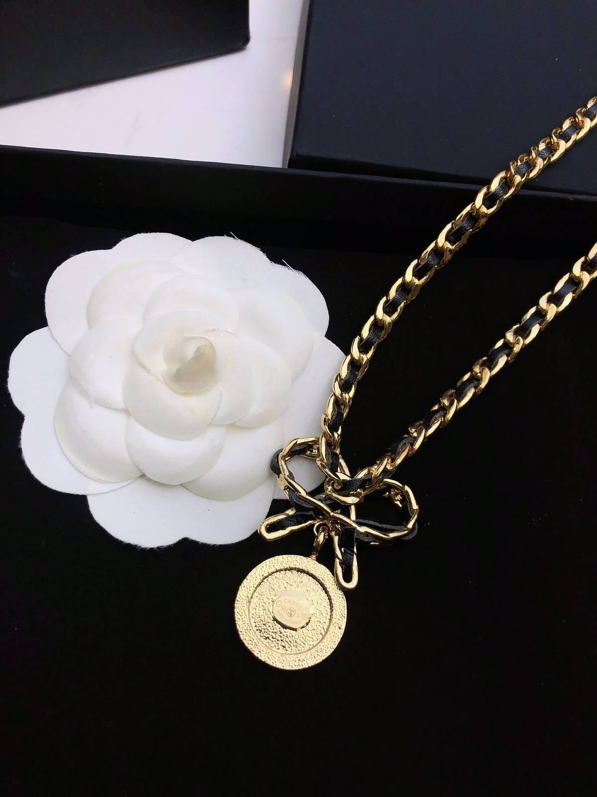 CHANEL シャネル レディース ネックレス ロゴプレート ブランドネックレス ゴールド - 画像 3