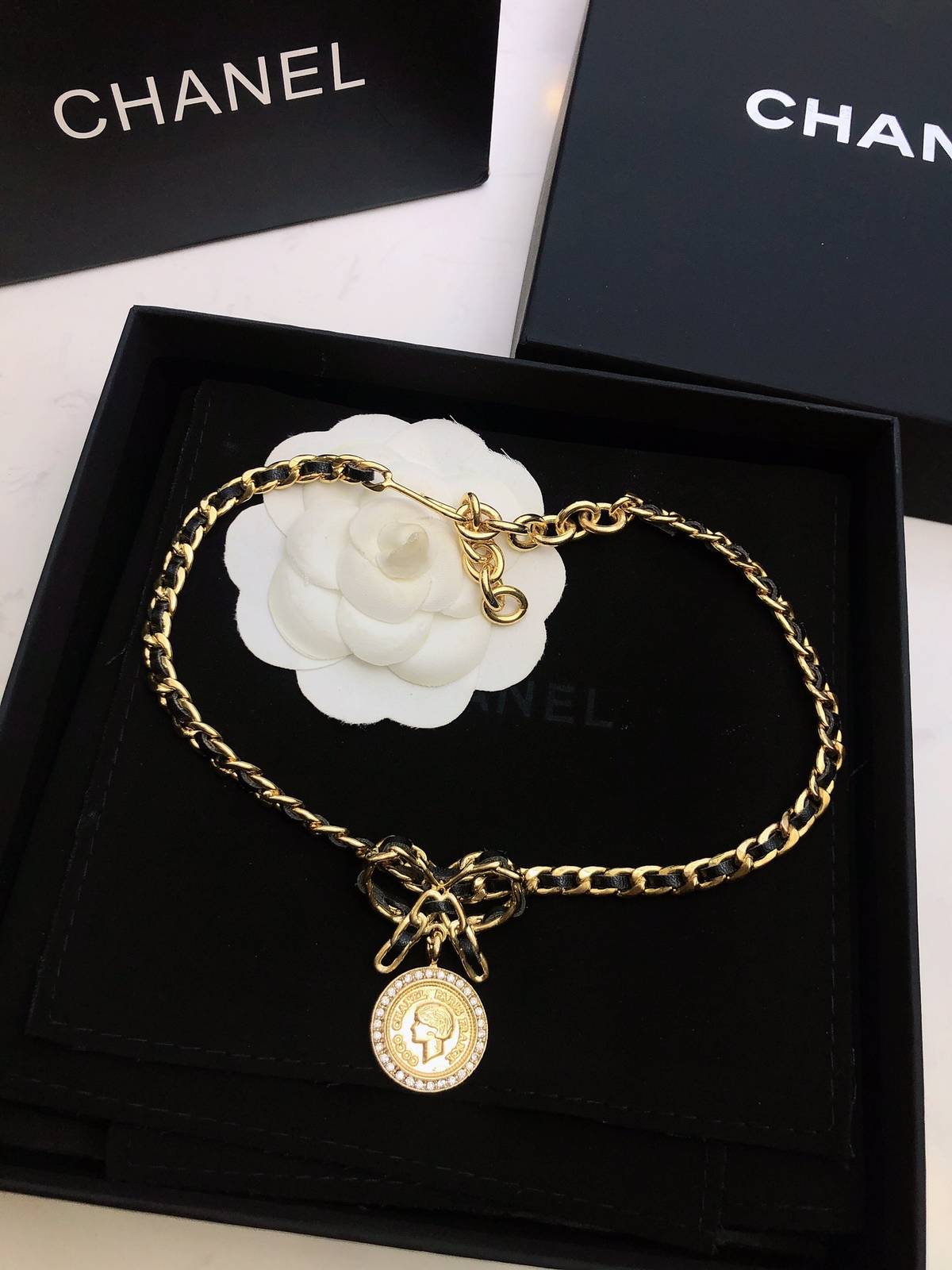 CHANEL シャネル レディース ネックレス ロゴプレート ブランドネックレス ゴールド - 画像 4