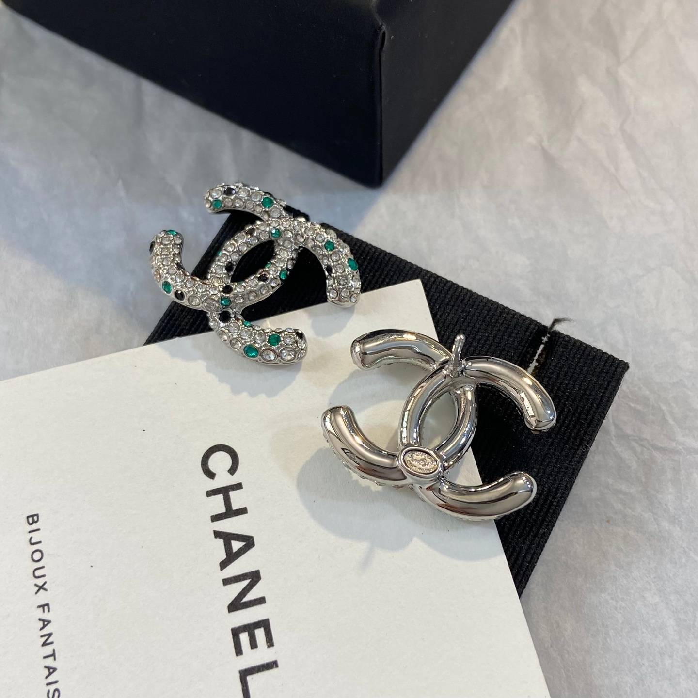 CHANEL シャネル レディース ピアス CCロゴ ダブルC ブランドピアス 上品なアクセサリー ホワイト - 画像 5