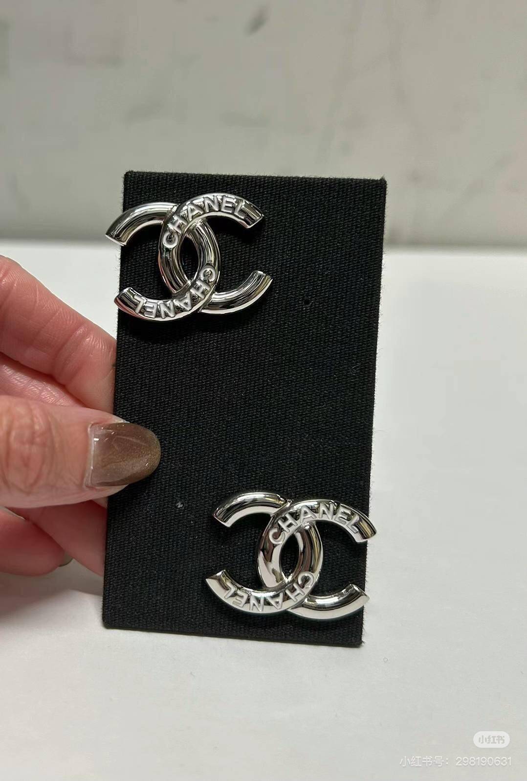 CHANEL シャネル レディース ピアス CCロゴ ブランドピアス 上品なアクセサリー シルバー