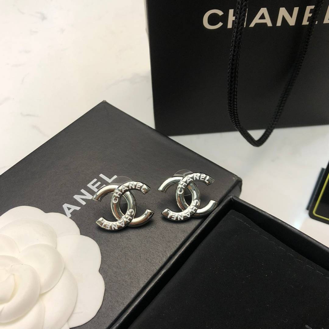 CHANEL シャネル レディース ピアス CCロゴ ブランドピアス 上品なアクセサリー シルバー - 画像 4