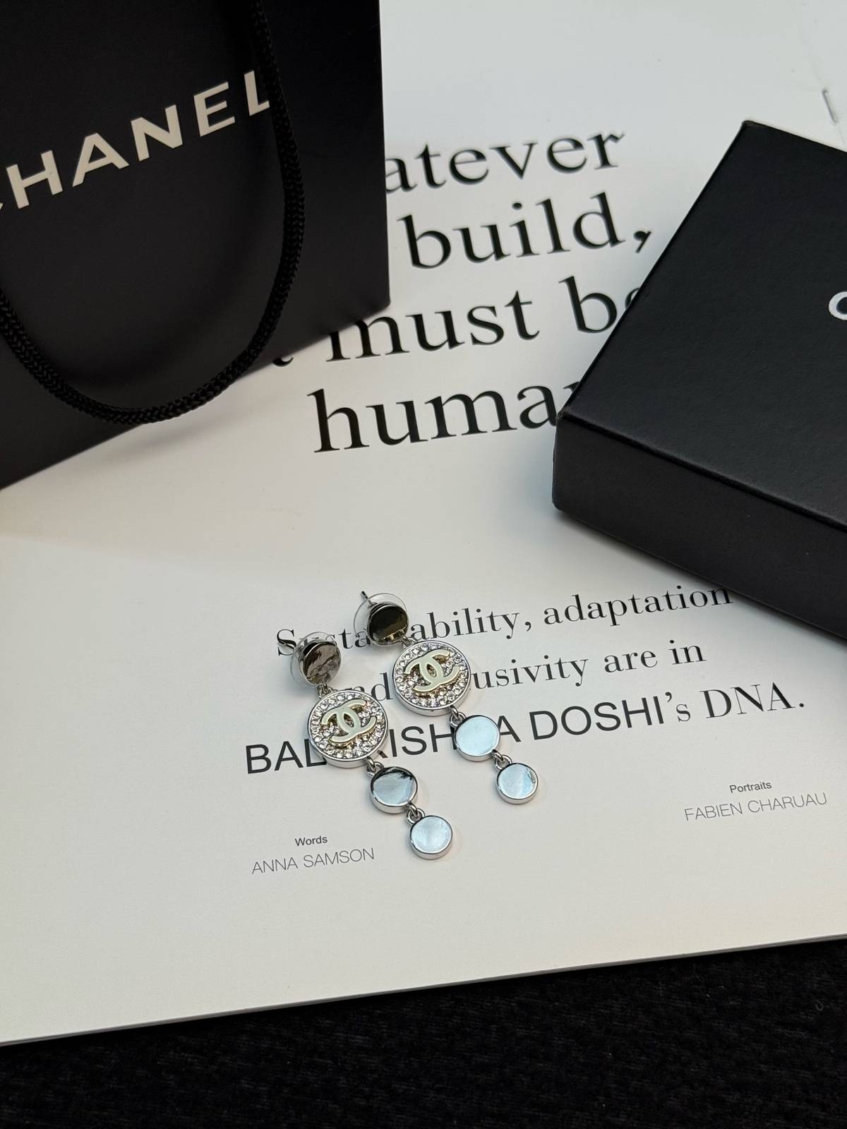 CHANEL シャネル レディース ピアス CCロゴ ダブルC チェーンモチーフ ブランドピアス 上品なアクセサリー シルバー - 画像 2