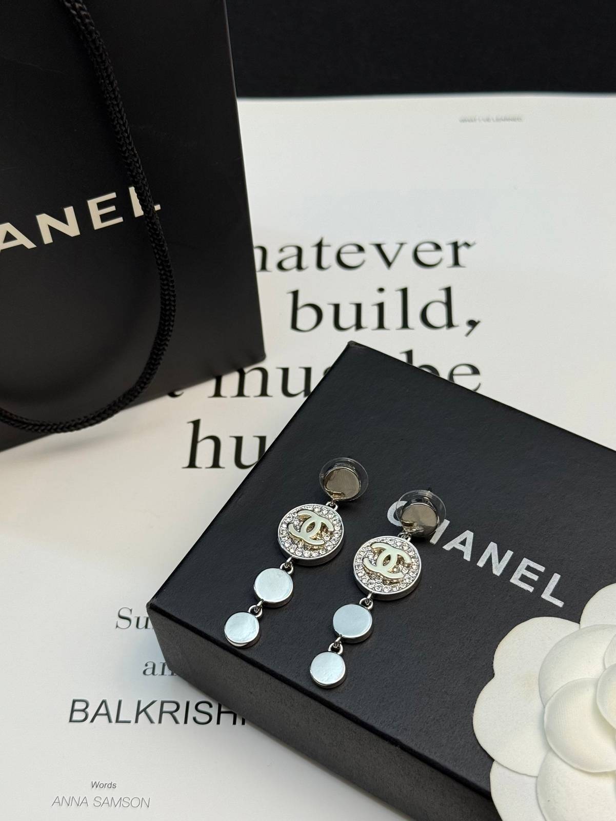 CHANEL シャネル レディース ピアス CCロゴ ダブルC チェーンモチーフ ブランドピアス 上品なアクセサリー シルバー - 画像 4