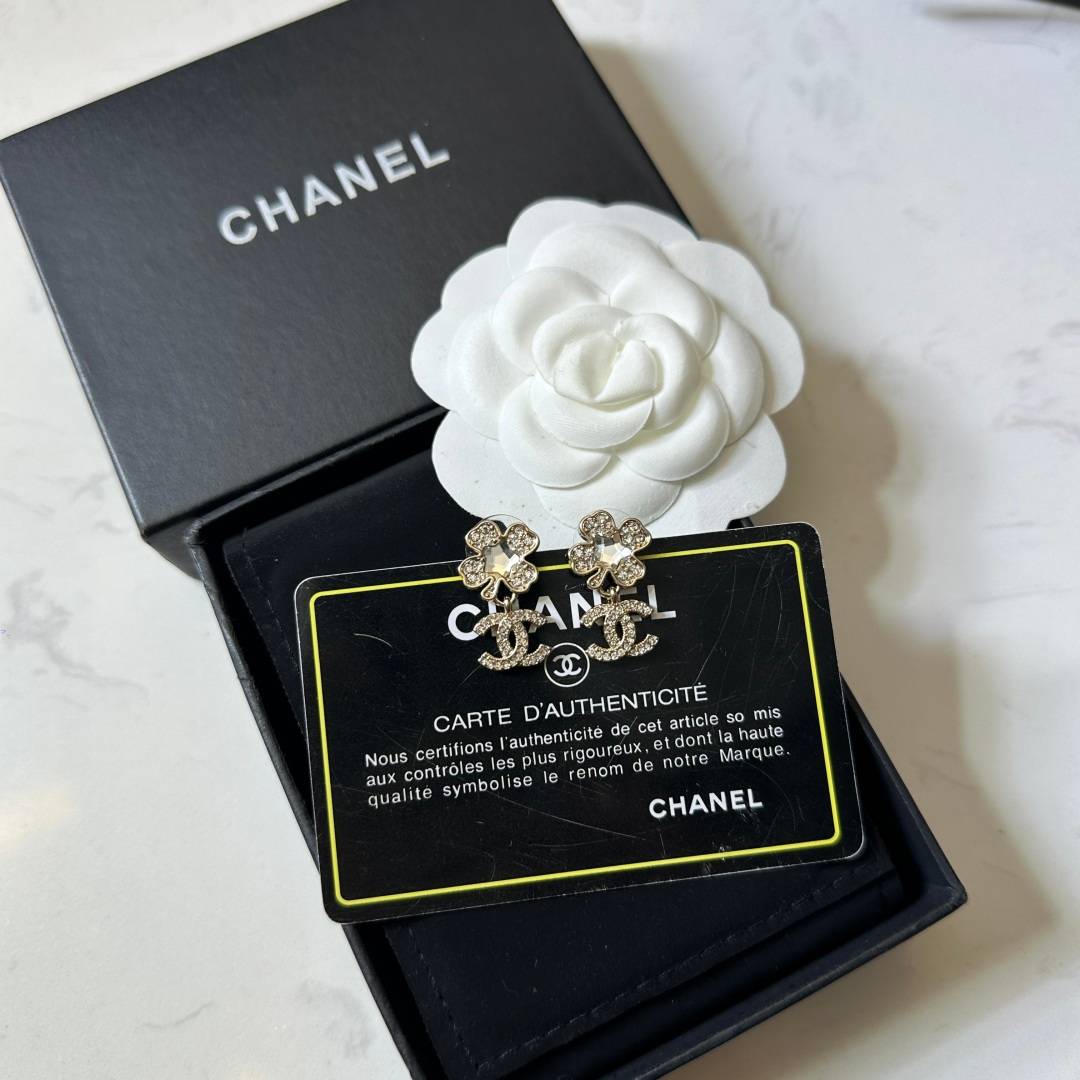 CHANEL シャネル レディース ピアス CCロゴ フラワー ロゴピアス 上品なアクセサリー ゴールド - 画像 3
