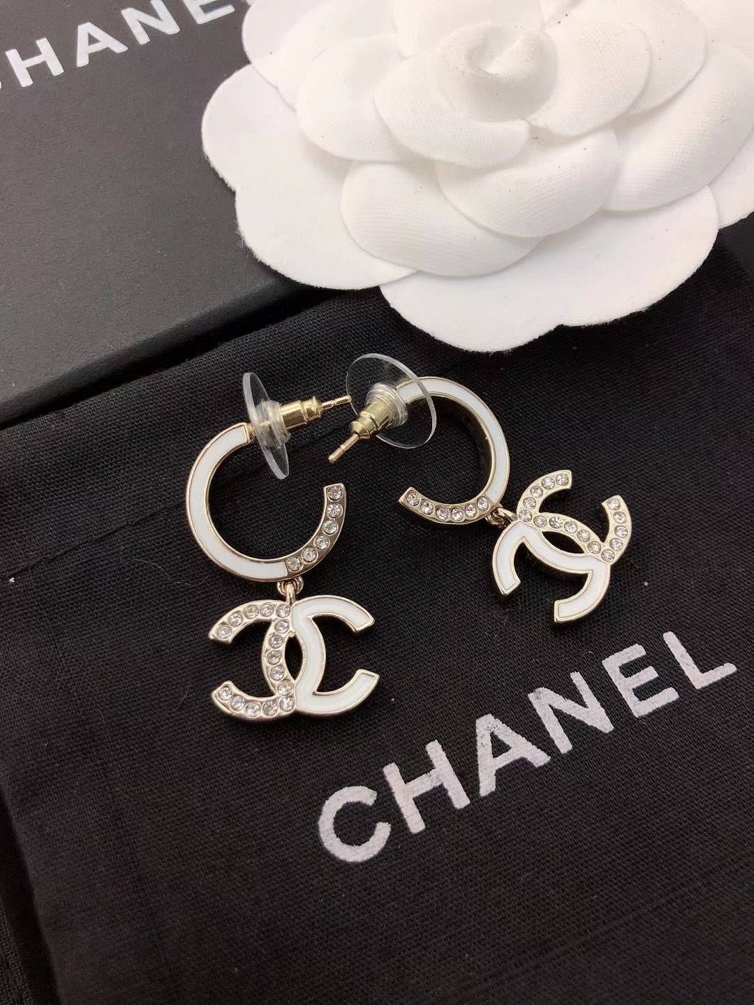 CHANEL シャネル レディース ピアス ダブルC ロゴプレート ブランドピアス ゴールド - 画像 3