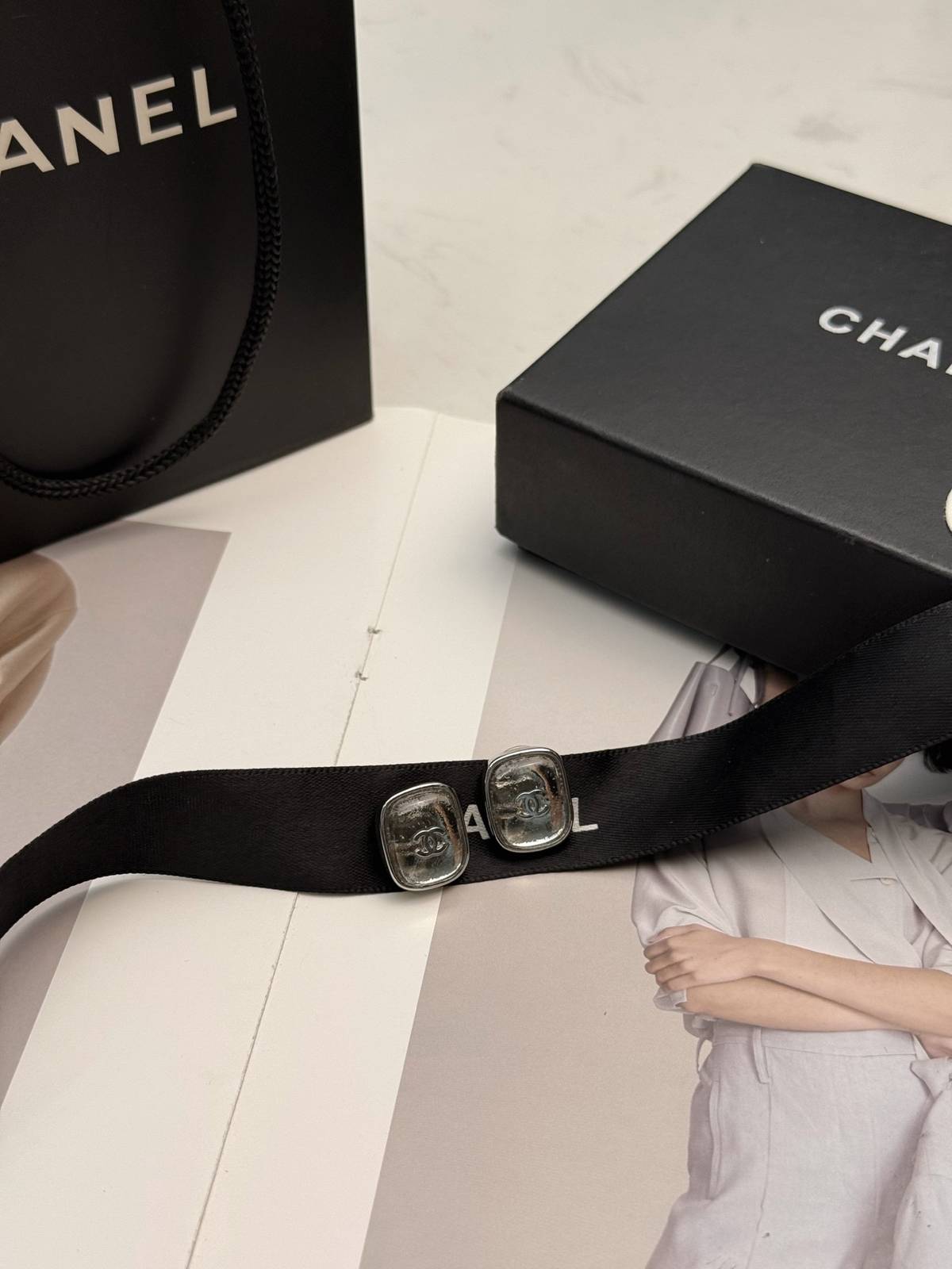 CHANEL シャネル レディース ピアス CCロゴ ブランドピアス 上品なアクセサリー シルバー - 画像 3