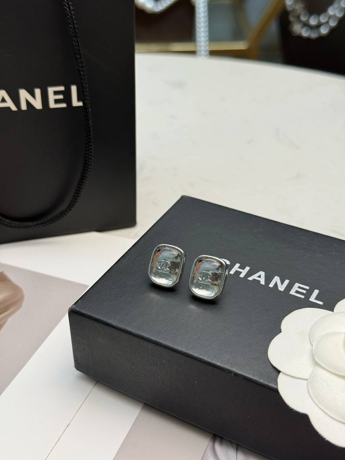 CHANEL シャネル レディース ピアス CCロゴ ブランドピアス 上品なアクセサリー シルバー - 画像 5