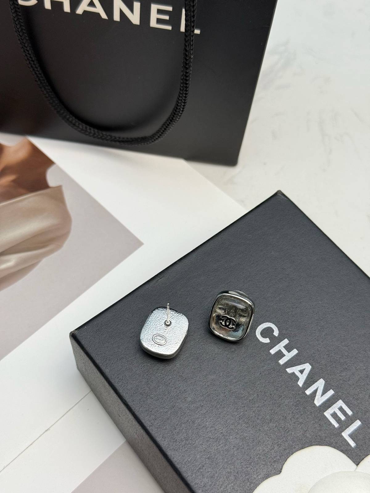 CHANEL シャネル レディース ピアス CCロゴ ブランドピアス 上品なアクセサリー シルバー - 画像 7