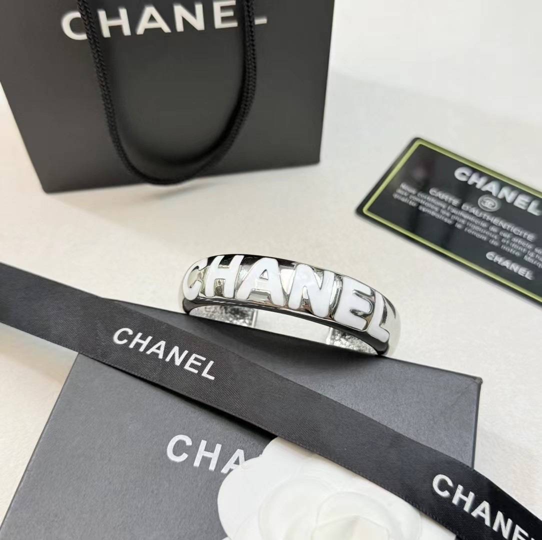 CHANEL シャネル レディース ブレスレット ロゴプレート ブランドブレスレット シルバー - 画像 7
