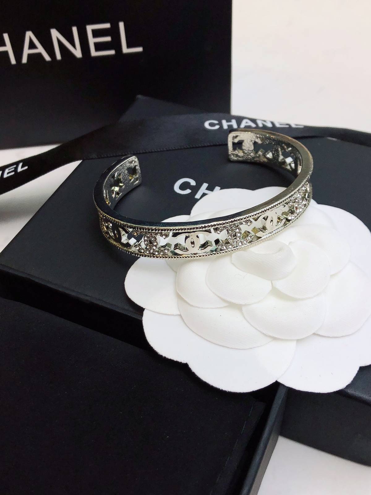 CHANEL シャネル レディース ブレスレット CCロゴ チェーンモチーフ ブランドブレスレット 上品なアクセサリー - 画像 6
