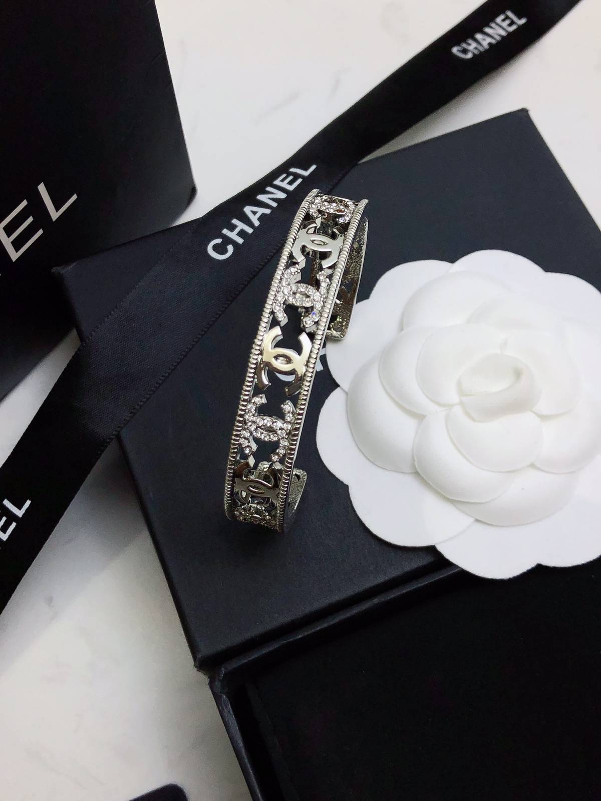 CHANEL シャネル レディース ブレスレット CCロゴ チェーンモチーフ ブランドブレスレット 上品なアクセサリー - 画像 9