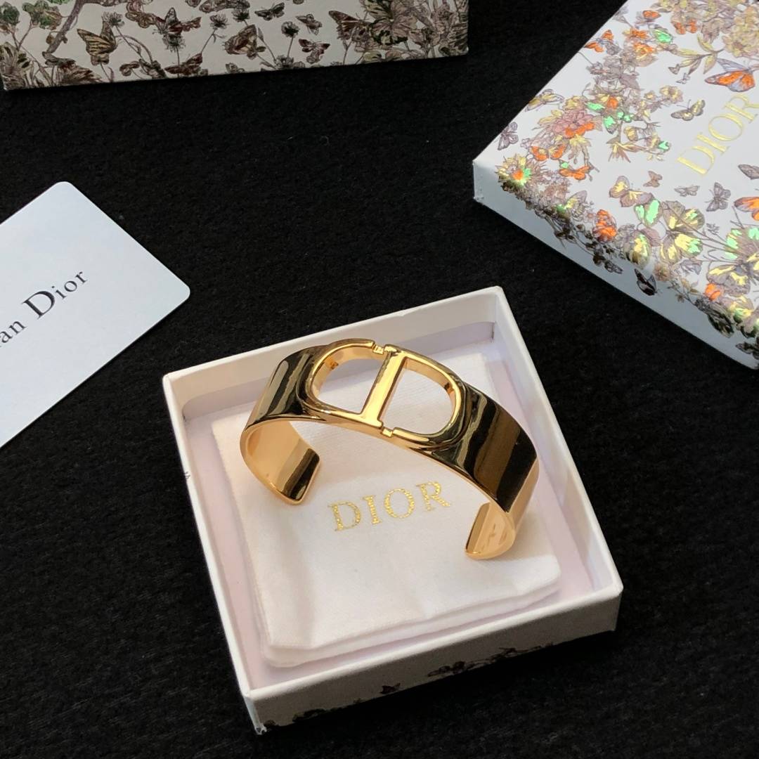 CHANEL シャネル レディース ブレスレット ロゴプレート ブランドブレスレット ゴールド - 画像 4
