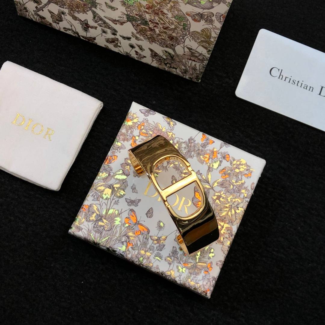 CHANEL シャネル レディース ブレスレット ロゴプレート ブランドブレスレット ゴールド - 画像 5