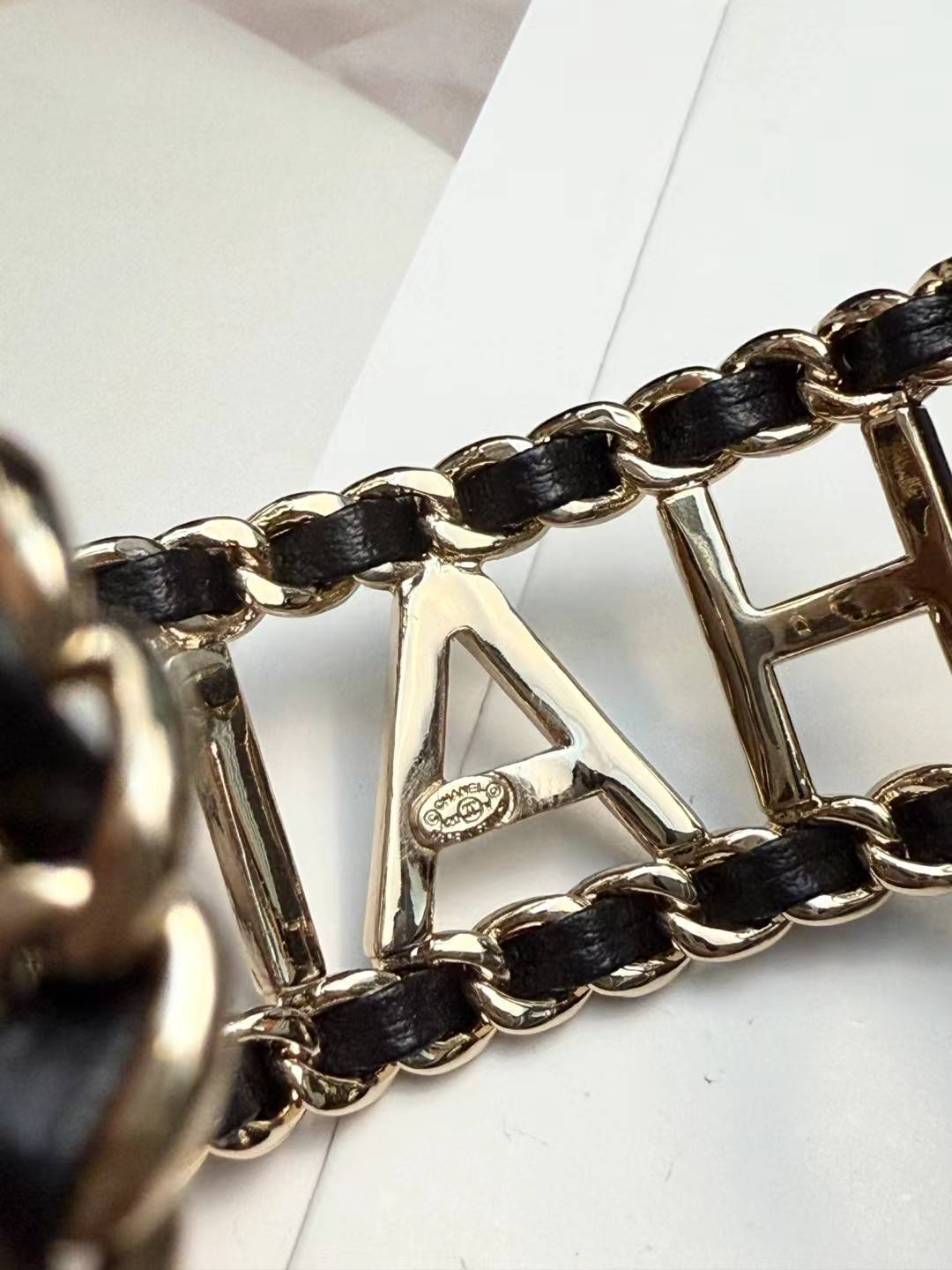 CHANEL シャネル レディース ブレスレット ロゴプレート ブランドブレスレット ゴールド - 画像 2
