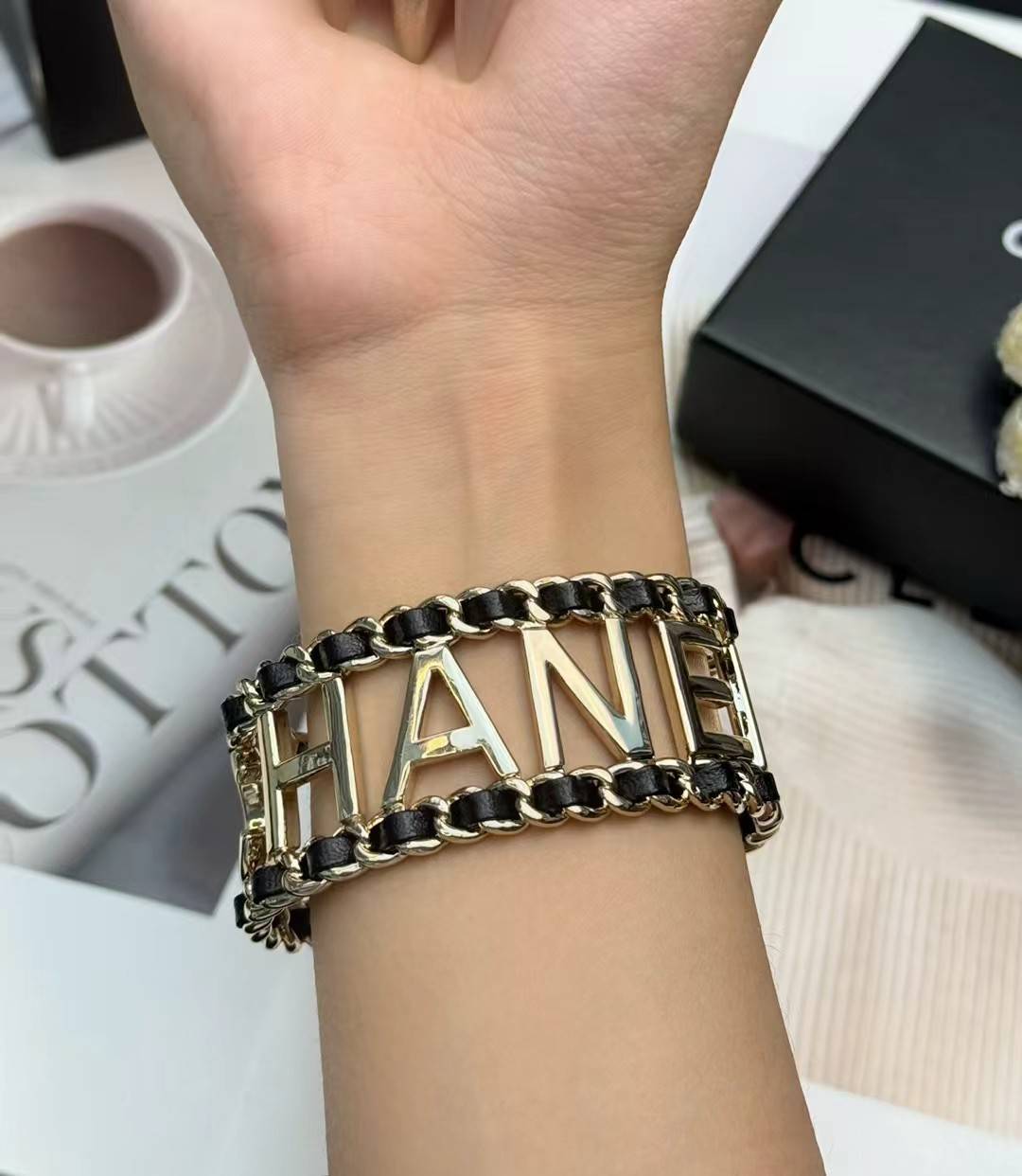 CHANEL シャネル レディース ブレスレット ロゴプレート ブランドブレスレット ゴールド - 画像 6