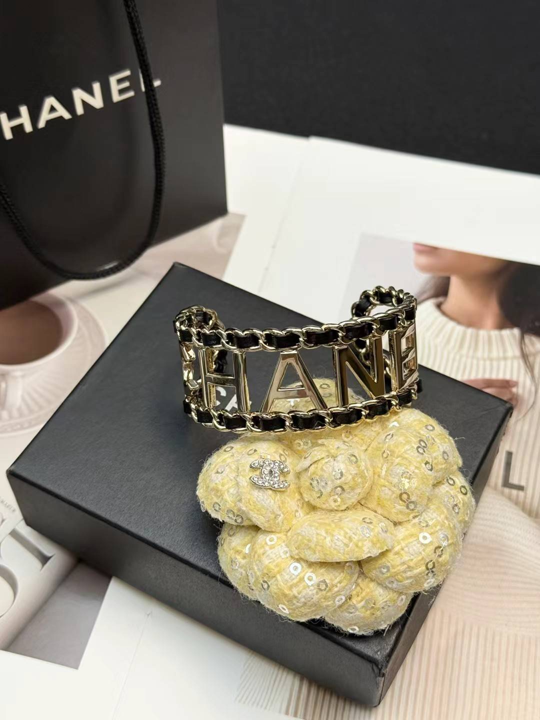 CHANEL シャネル レディース ブレスレット ロゴプレート ブランドブレスレット ゴールド - 画像 8