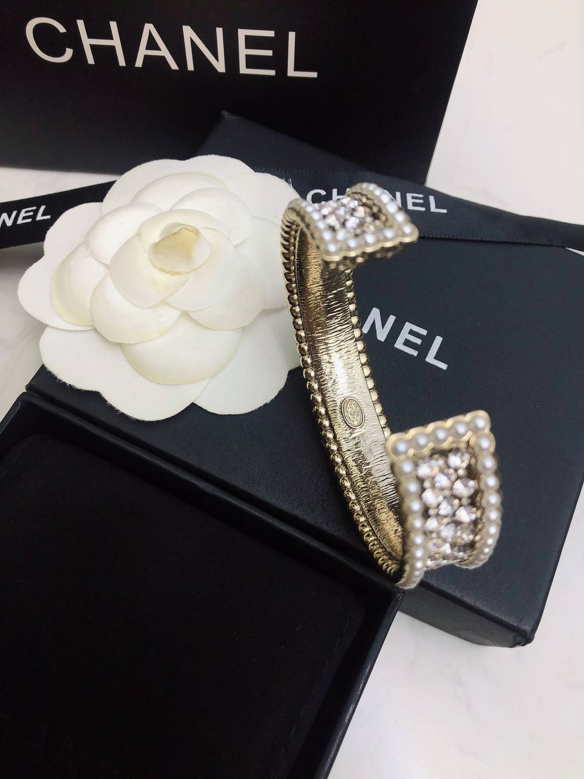 CHANEL シャネル レディース ブレスレット パール チェーンモチーフ ブランドブレスレット 上品なアクセサリー ゴールド