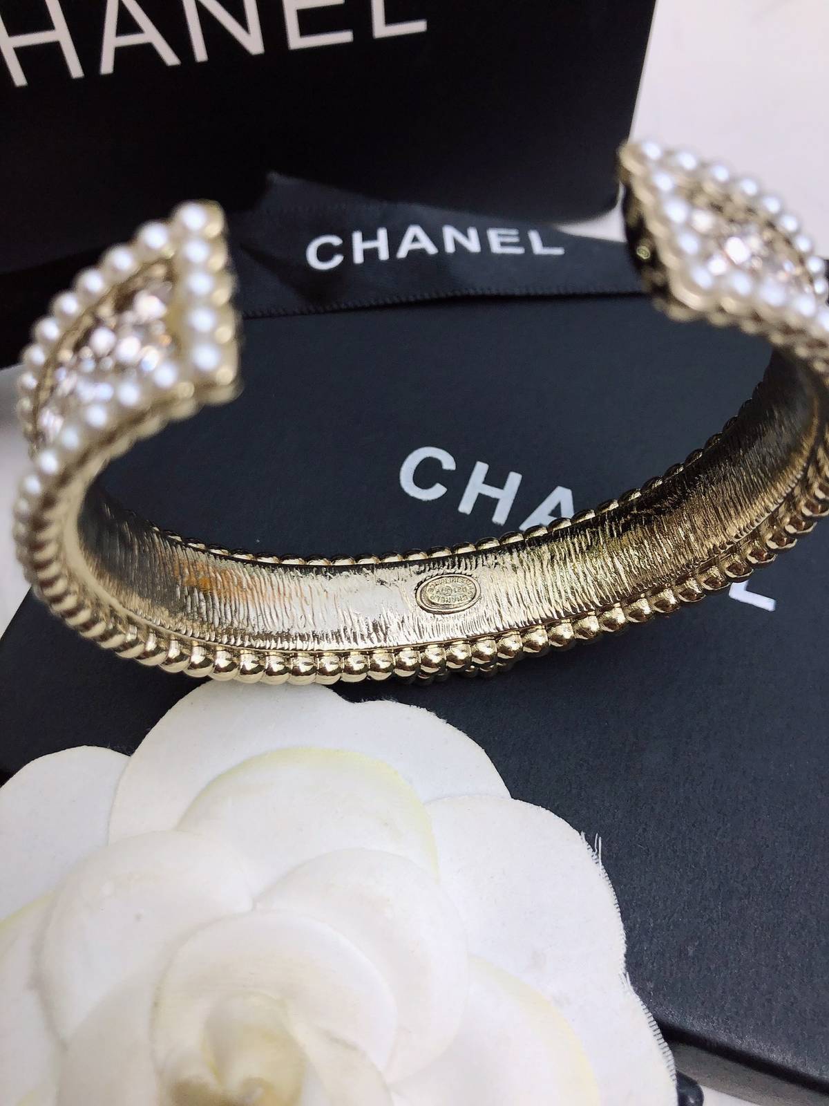 CHANEL シャネル レディース ブレスレット パール チェーンモチーフ ブランドブレスレット 上品なアクセサリー ゴールド - 画像 3