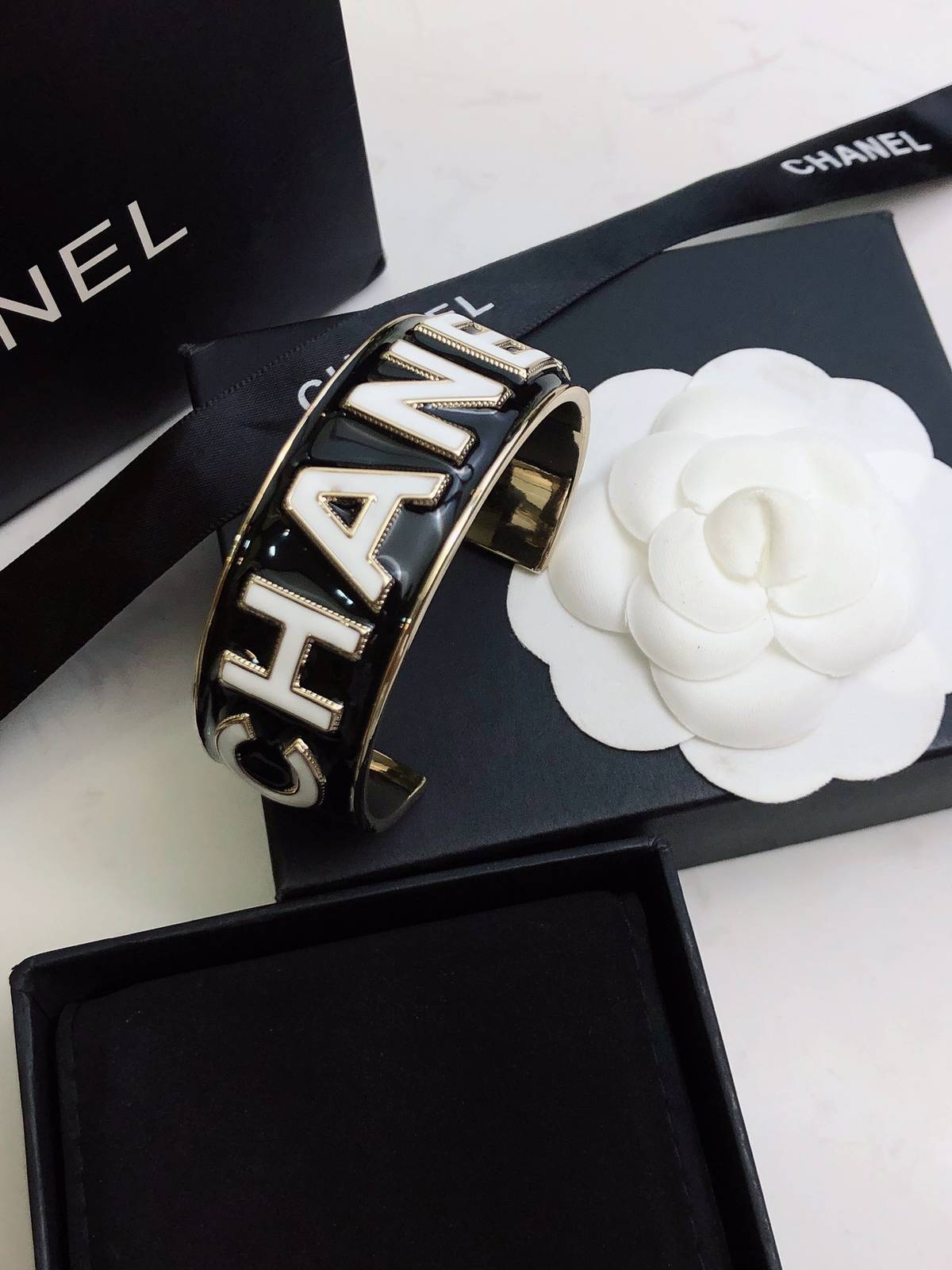 CHANEL シャネル レディース ブレスレット CCロゴ ブランドブレスレット 上品なアクセサリー ゴールド - 画像 4