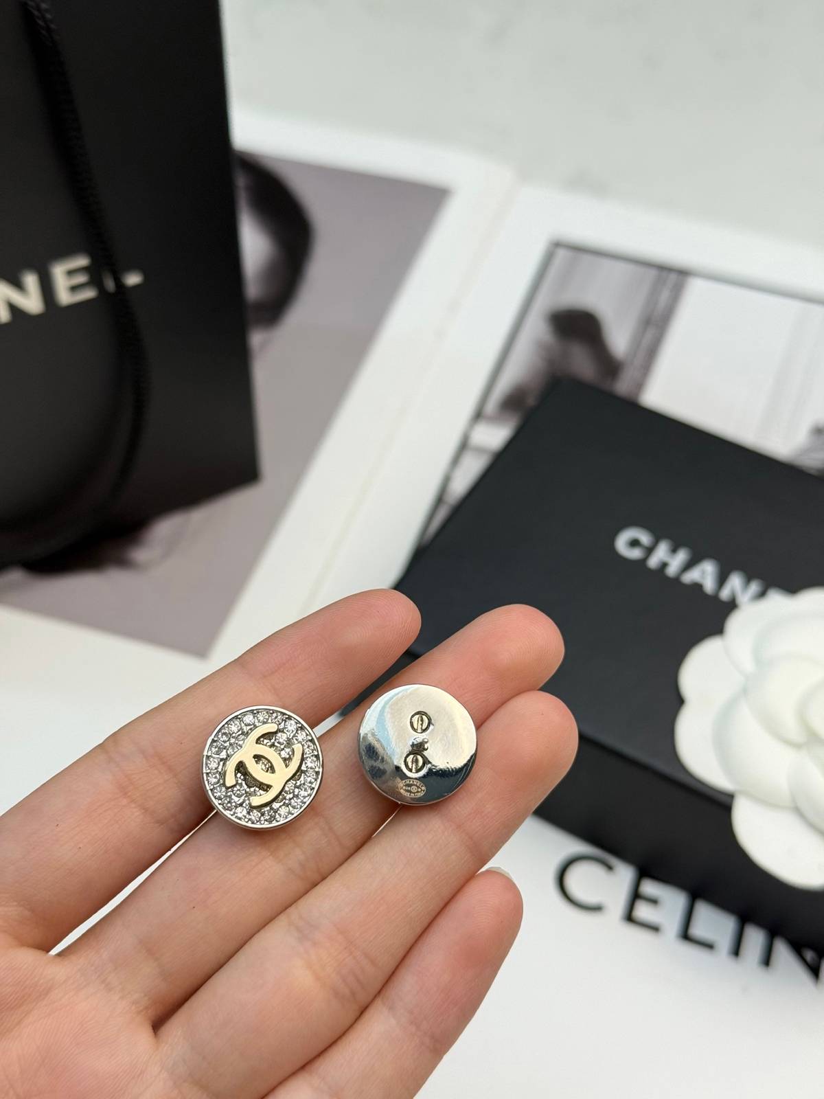 CHANEL シャネル レディース ピアス CCロゴ ダブルC ロゴピアス 上品なアクセサリー シルバー - 画像 5