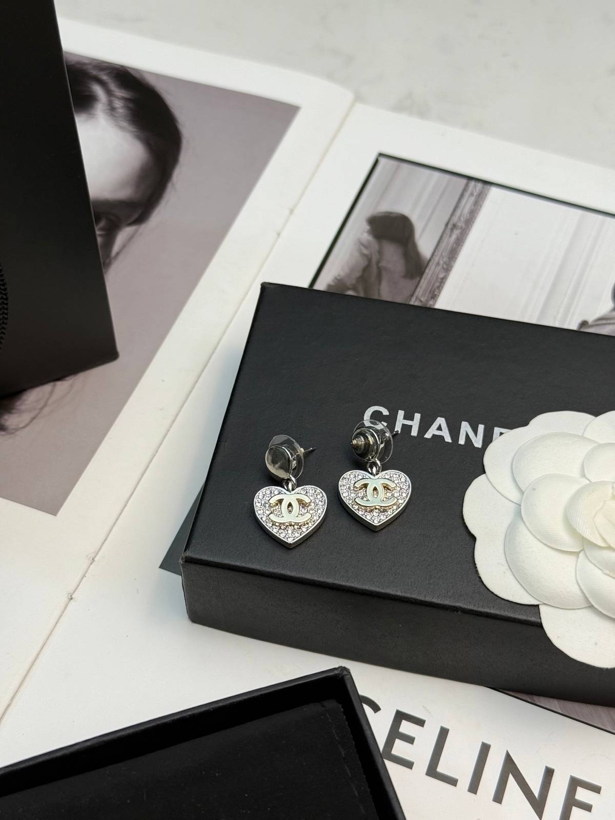 CHANEL シャネル レディース ピアス ロゴピアス シャネル ブランドピアス 上品なアクセサリー ホワイト - 画像 4