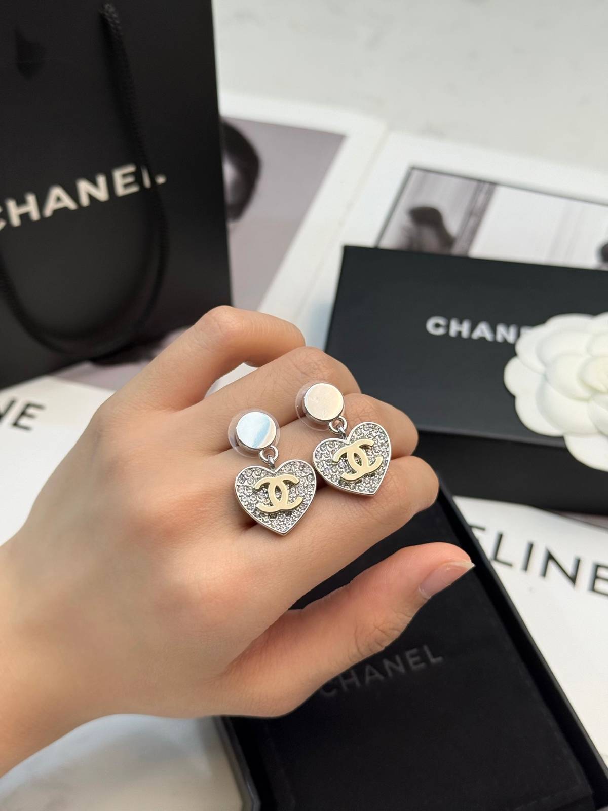 CHANEL シルバー ロゴピアス Supsale｜スーパーコピーブランド通販専門店 | バッグ・時計・服（代金