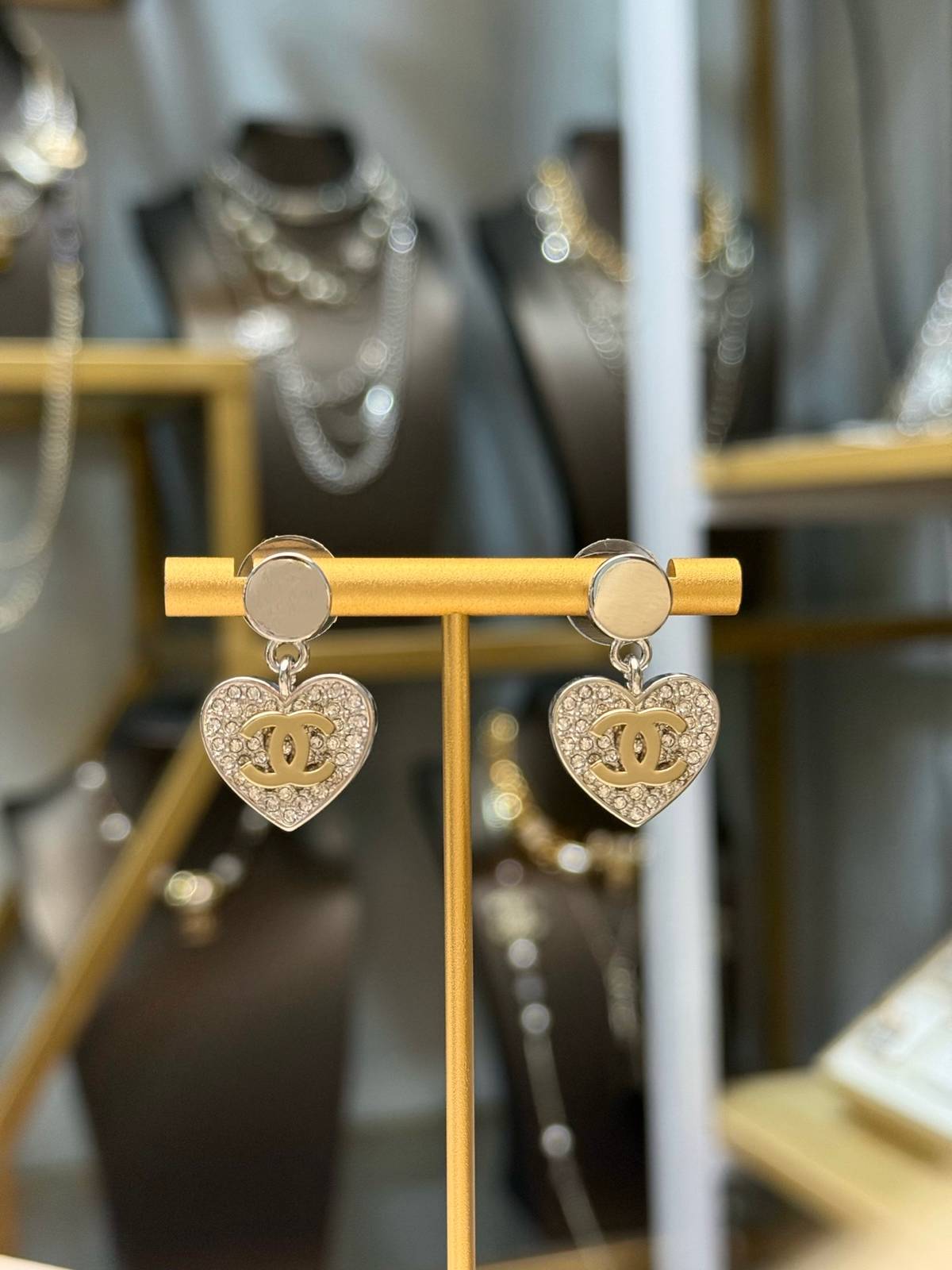 CHANEL シャネル レディース ピアス ロゴピアス シャネル ブランドピアス 上品なアクセサリー ホワイト - 画像 7