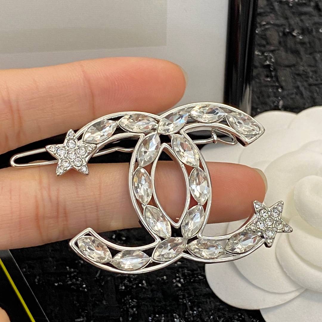 CHANEL シャネル レディース ブローチ CCロゴ ダブルC パール チェーンモチーフ ブランドブローチ ゴールド