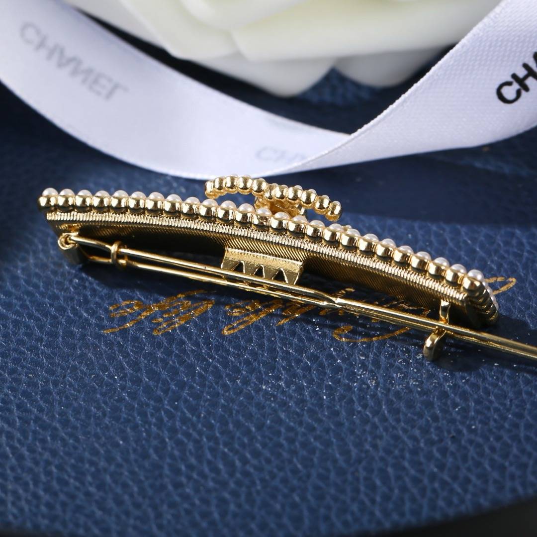 CHANEL シャネル レディース ブローチ ブランドブローチ ロゴプレート ブランドアクセサリー ゴールド - 画像 6